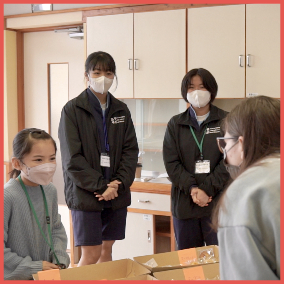 施設見学・対話の様子